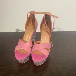 Beautiful Jeffrey Campbell wedges, barely used!! Very comfortable :)